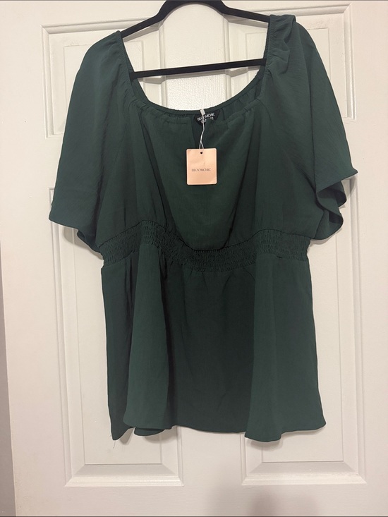 BloomChic Tops - BloomChic Forest Green Short Sleeve Peasant Top